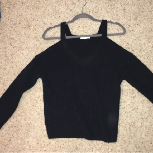 PacSun Tops - great quality black cold shoulder sweater
